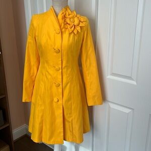Yellow trench coat xs-s. Size 42z​​​